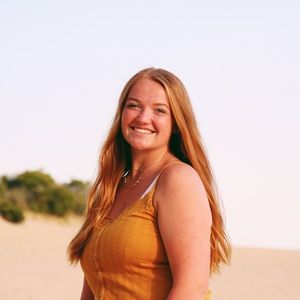 Meet your Posher, Abbey